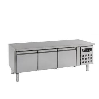 REFRIGERATED TABLE 650 HIGH 3 DOORS