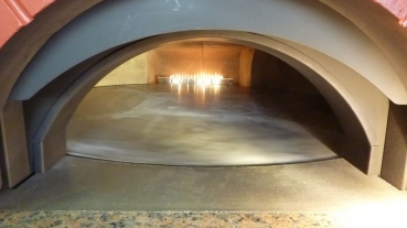 Gas pizza oven GR160S-B0, metal housing with brick elements, 270 pizzas á Ø 30 cm per hour, rotating and not separately heated baking surface, weight 2.300 kg