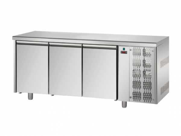 Cooling table, 3 grids, 1/1 GN, -2°C / 8°C, 1870x700x900mm