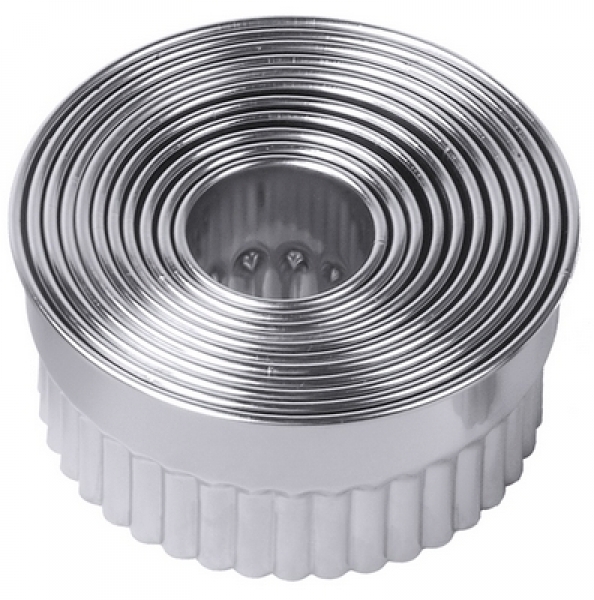 Contacto Round Fluted Cutters, 12 piece set