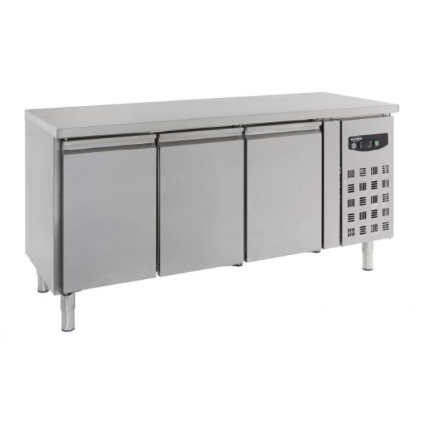 600 REFRIGERATED COUNTER 3 DOORS