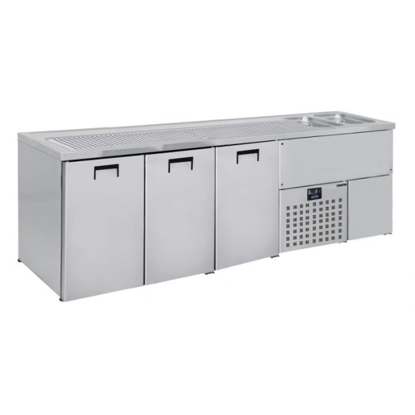 BEER COUNTER WITH 3 DOORS & 2 SINKS ON THE RIGHT