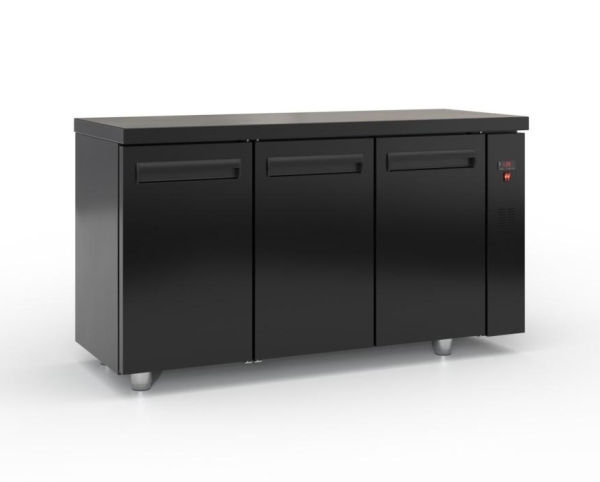 Cooling table without compressor (150x70 cm) in the color black.