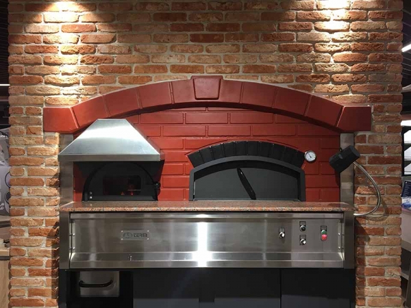 Wood pizza oven DR120, brick style, 135 pizzas á Ø 30 cm per hour, rotating and unheated baking surface, weight 1,950 kg
