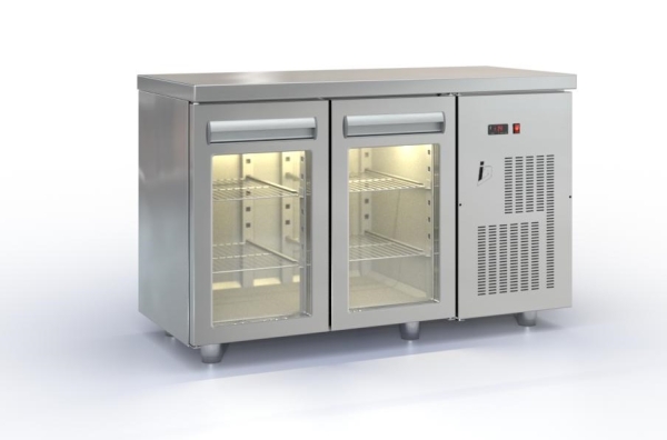 Refrigerated counter with glass doors and compressor on the right (135x60 cm) in the color silver