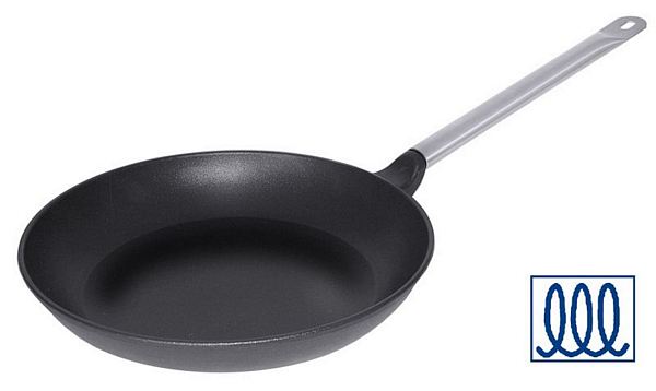Contacto Frying Pan, very durable titanium-oxide non-stick finis